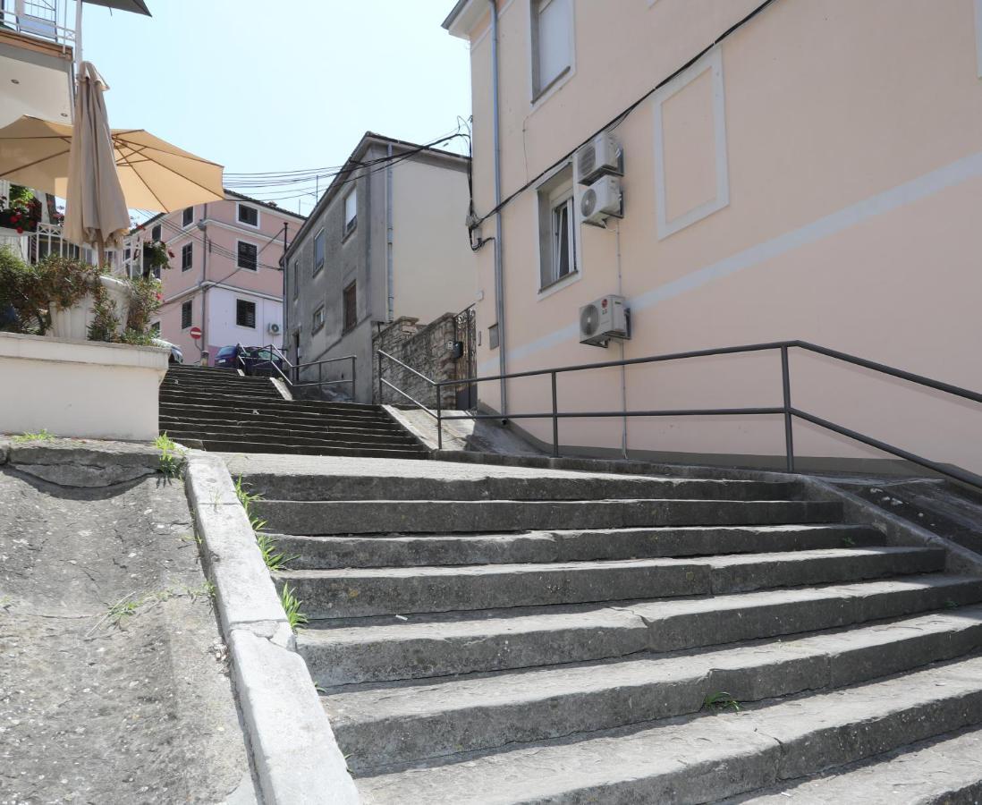 Apartman Kamala Pula Exterior foto